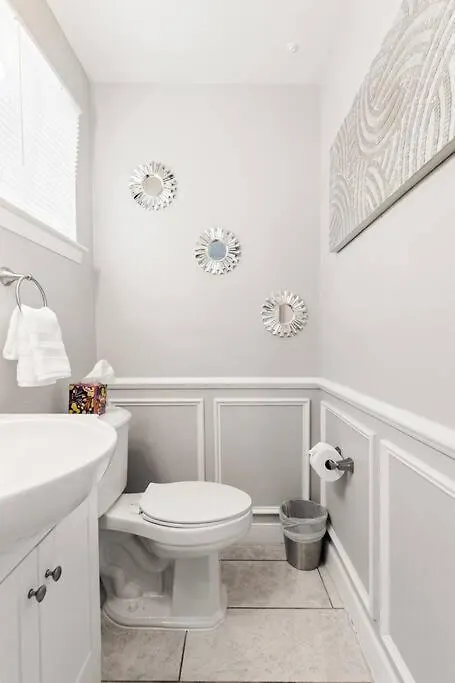 Fly In Style! Charming Townhome 6 Mins From Ric! Highland Springs Apartment