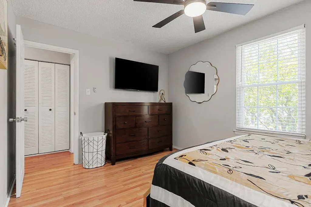 Fly In Style! Charming Townhome 6 Mins From Ric! Highland Springs Apartment