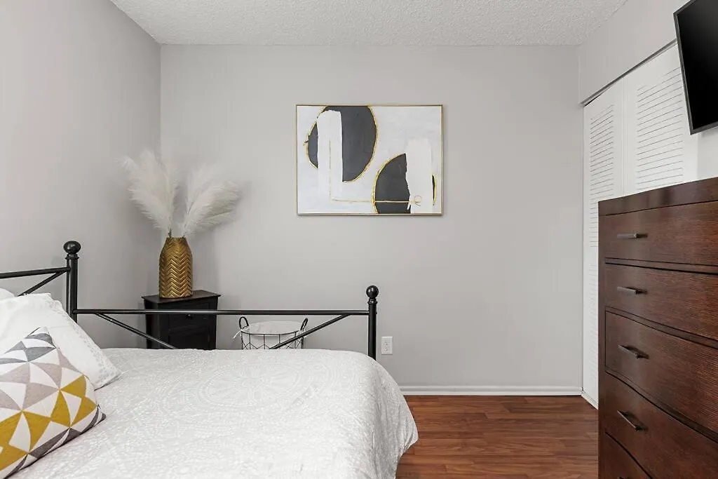 Fly In Style! Charming Townhome 6 Mins From Ric! Highland Springs