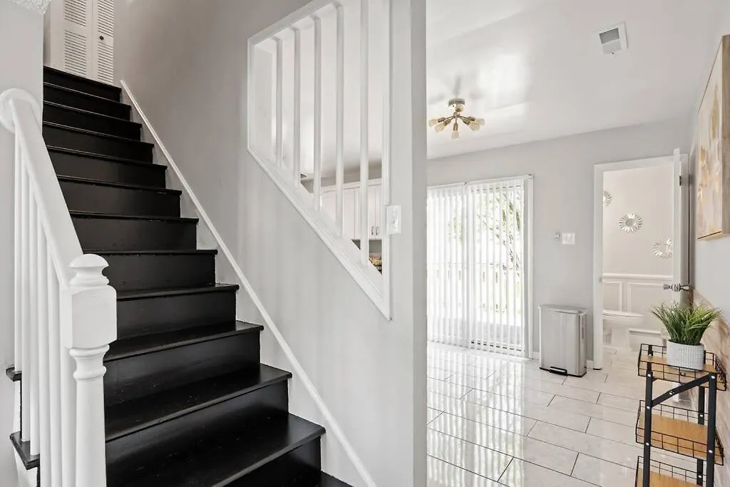 Fly In Style! Charming Townhome 6 Mins From Ric! Highland Springs 0*,