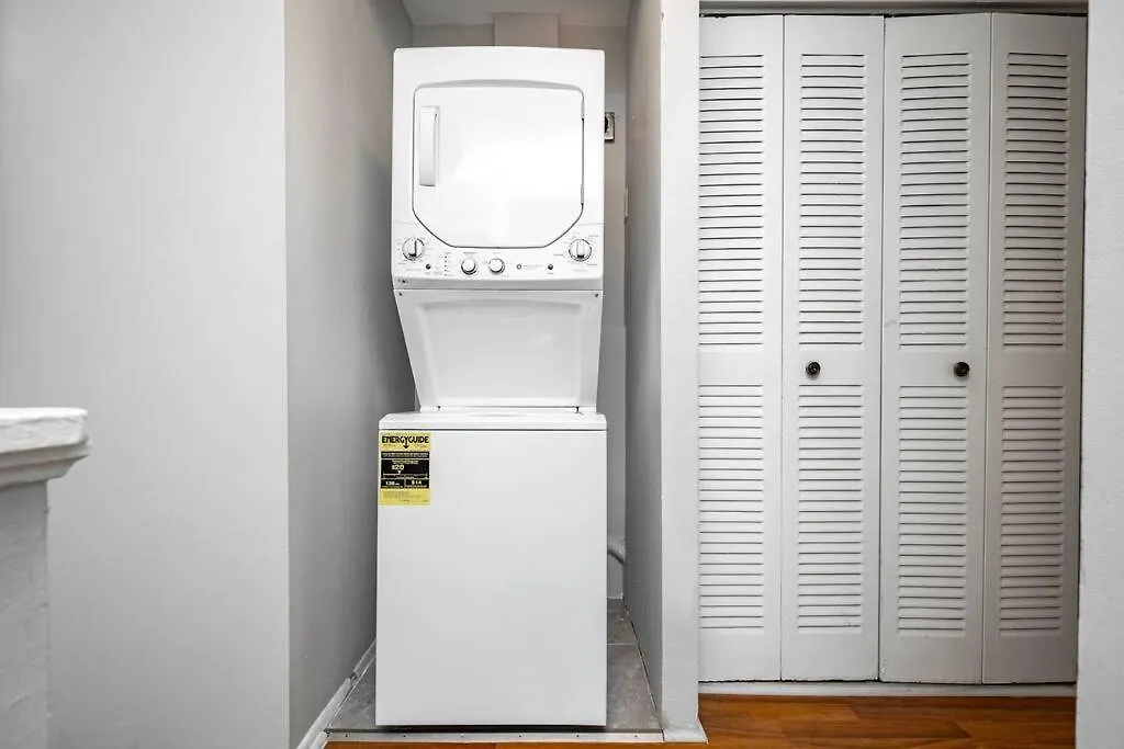 Fly In Style! Charming Townhome 6 Mins From Ric! Highland Springs United States