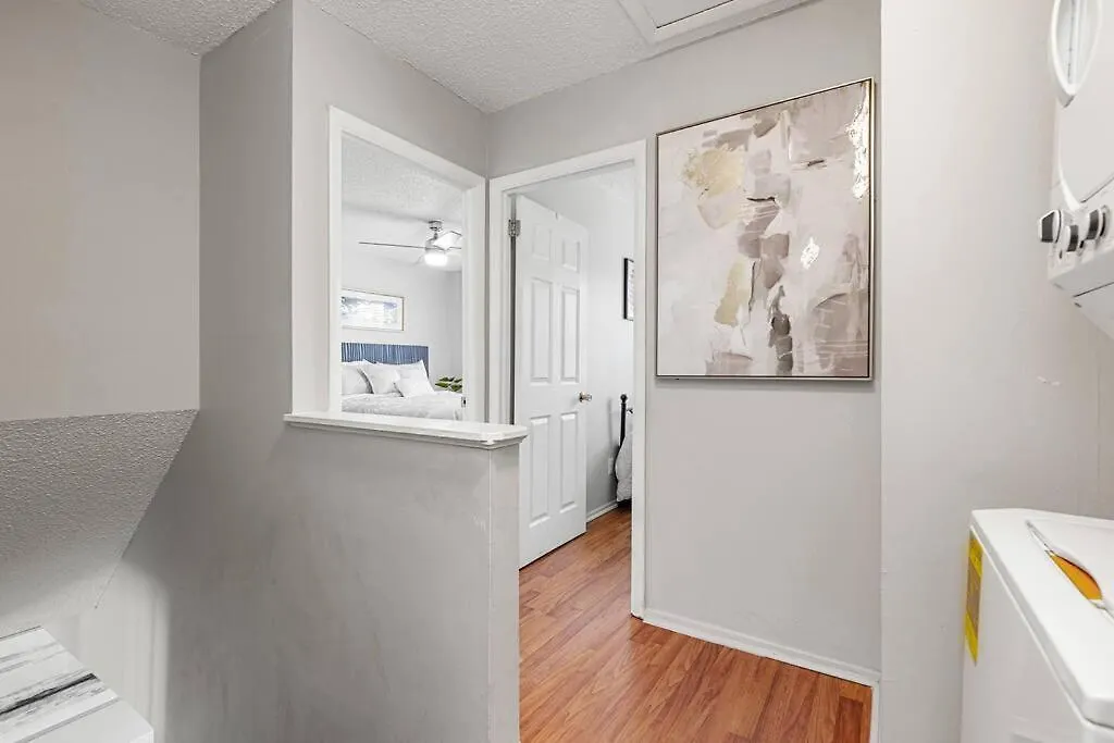 Fly In Style! Charming Townhome 6 Mins From Ric! Highland Springs Apartment