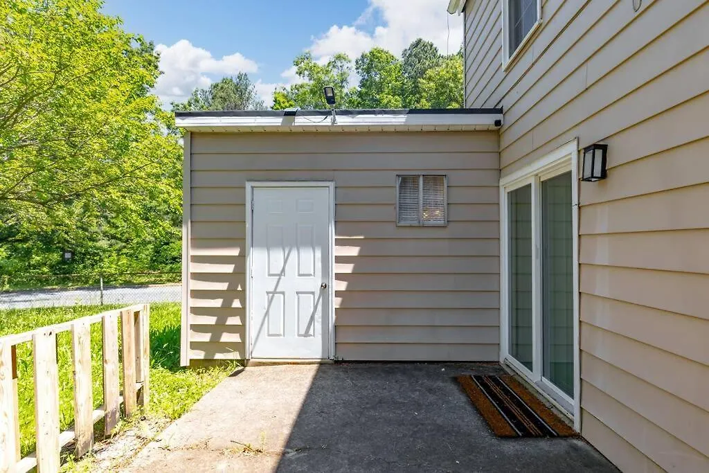 Fly In Style! Charming Townhome 6 Mins From Ric! Highland Springs Apartment