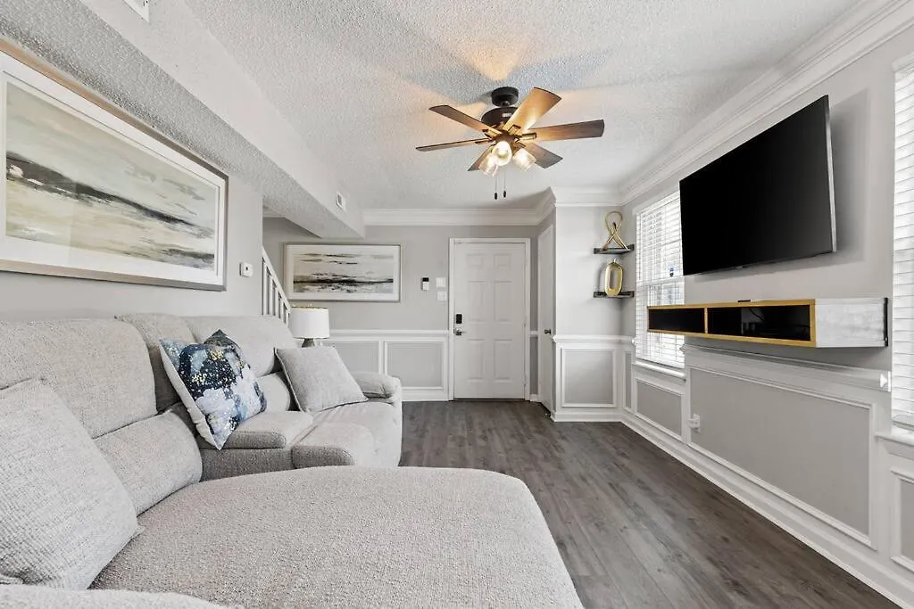 Fly In Style! Charming Townhome 6 Mins From Ric! Highland Springs