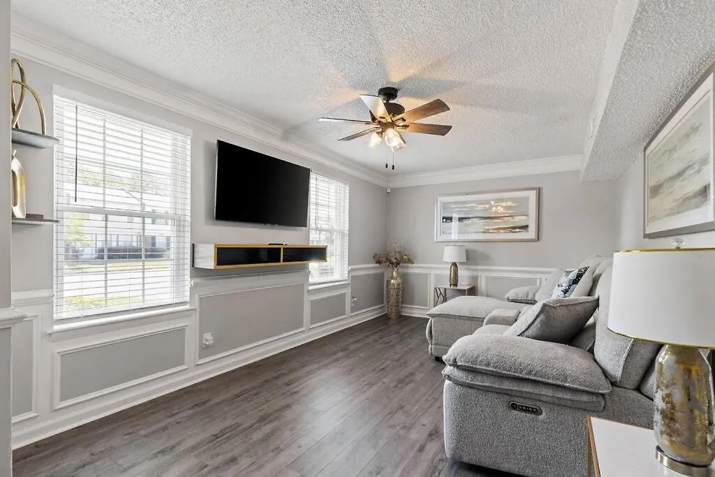 Fly In Style! Charming Townhome 6 Mins From Ric! Highland Springs