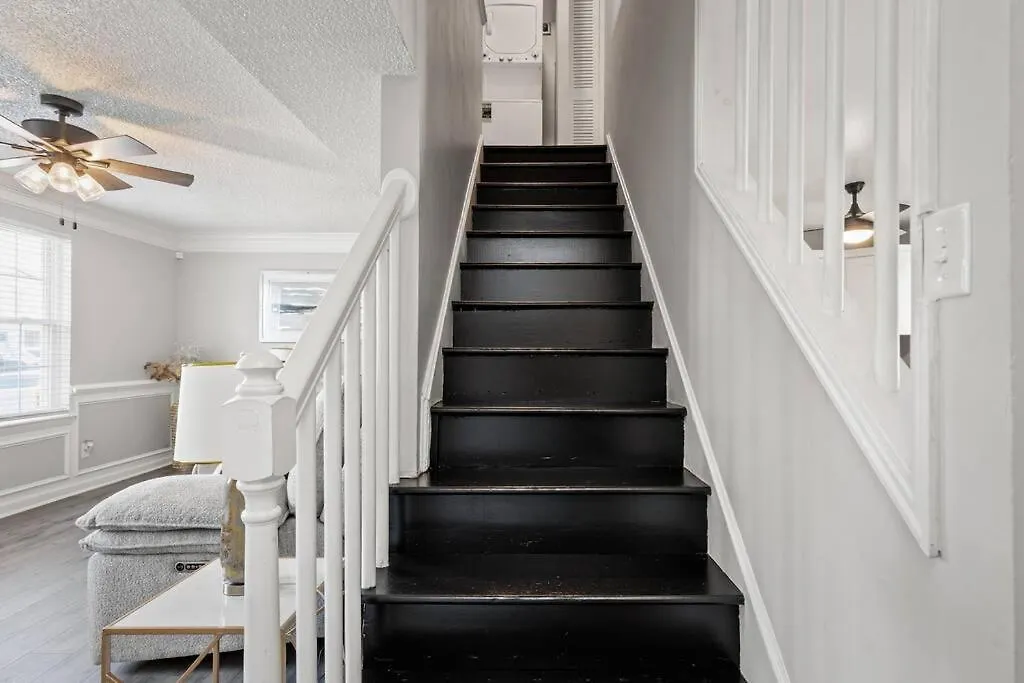 Fly In Style! Charming Townhome 6 Mins From Ric! Highland Springs 0*,  United States