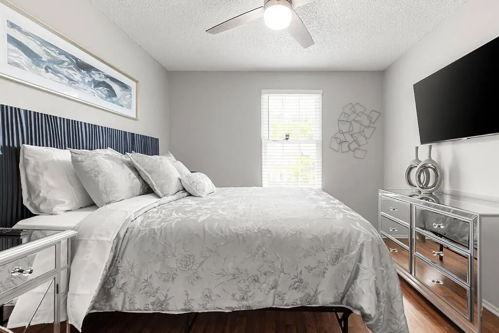 Fly In Style! Charming Townhome 6 Mins From Ric! Highland Springs Apartment